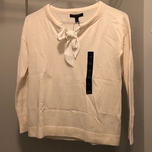 NWT Banana Republic white/cream sweater with bow